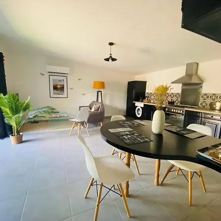 Maison De 55m2 Individuelle Avec Jacuzzi En Plein Coeur De Porto-vecchio *